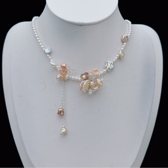 X745 Handmade Freshwater Baroque Pearl Flower Butterfly Dainty Necklace - Picture 5 of 8